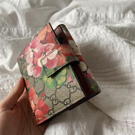 gucci floral bloom wallet|Gucci outlet wallet price.